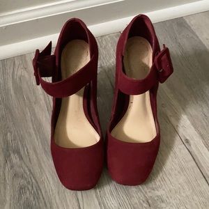 Vincent Camuto heels- maroon suede